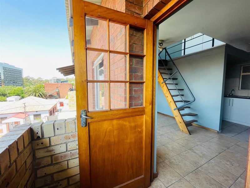 Apartment to Let in Auckland Park, Johannesburg - Photo 5