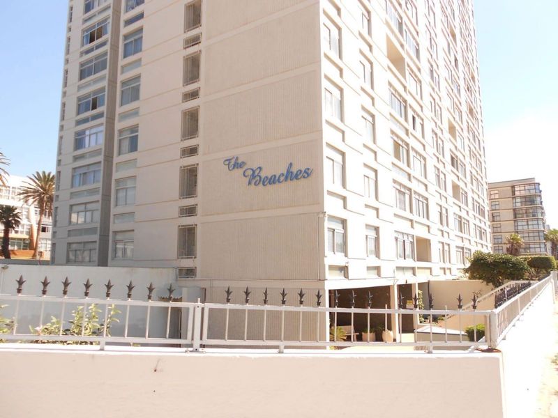 Apartment For Sale in Humewood, Port Elizabeth - Photo 1