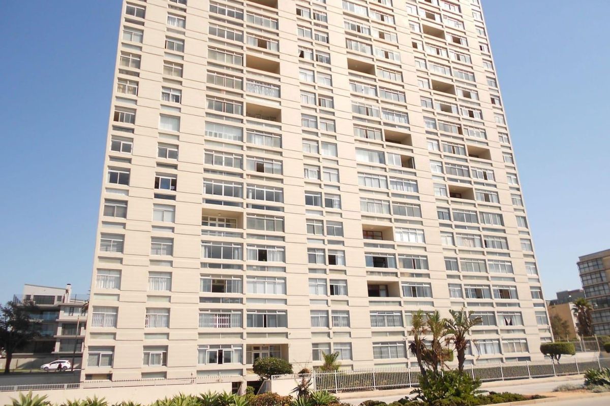 Apartment For Sale in Humewood, Port Elizabeth - Photo 2