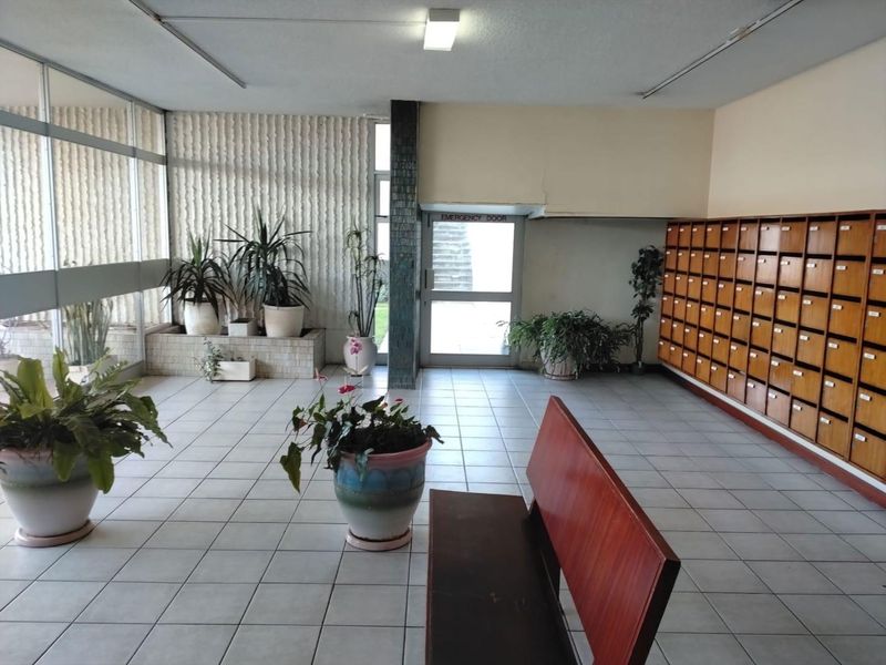 Apartment For Sale in Humewood, Port Elizabeth - Photo 5
