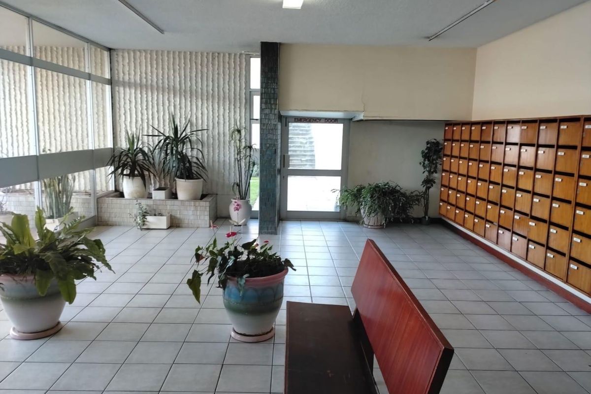 Apartment For Sale in Humewood, Port Elizabeth - Photo 5