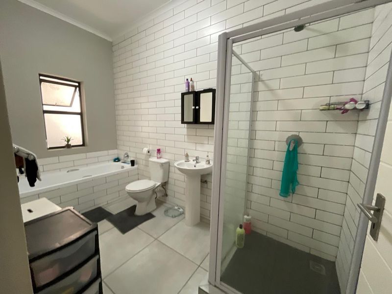 2bed 1 Bath Investment apartment - Photo 5