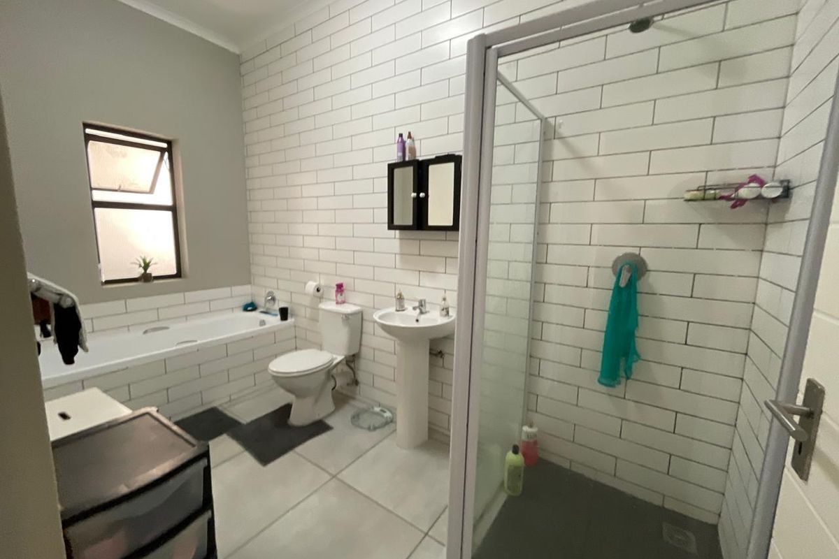 2bed 1 Bath Investment apartment - Photo 5