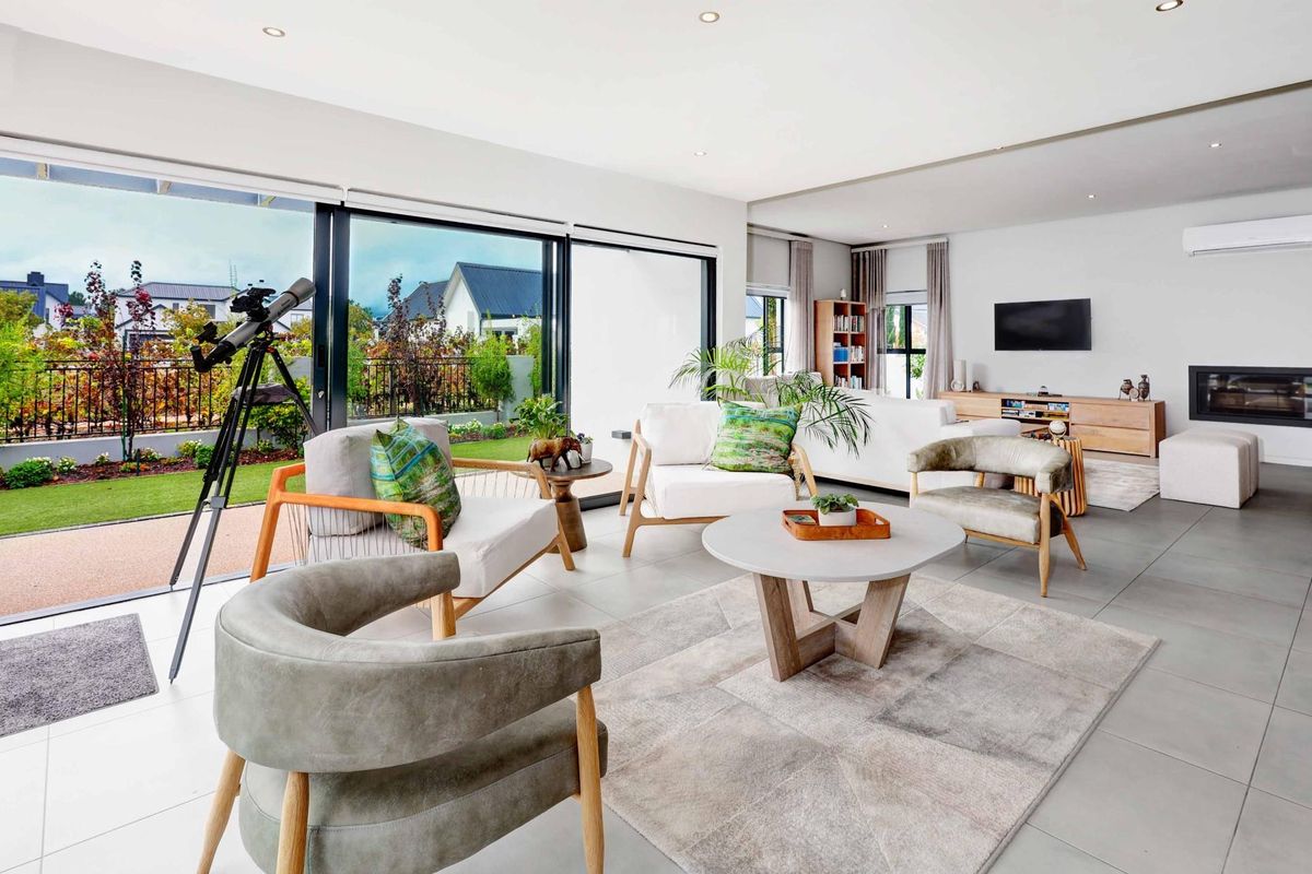 Elegant Single-Storey Living in La Vue, Val de Vie Estate - Photo 5