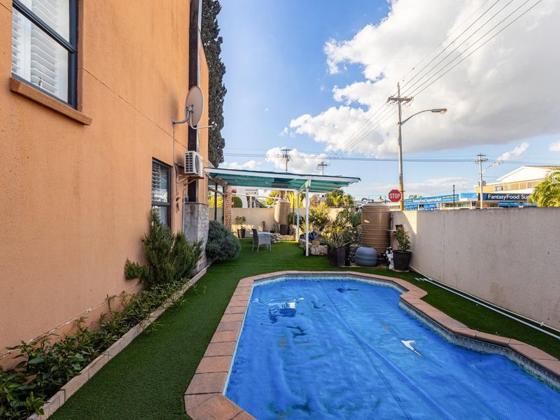 One Of A kind Duplex in gated complex - Photo 8