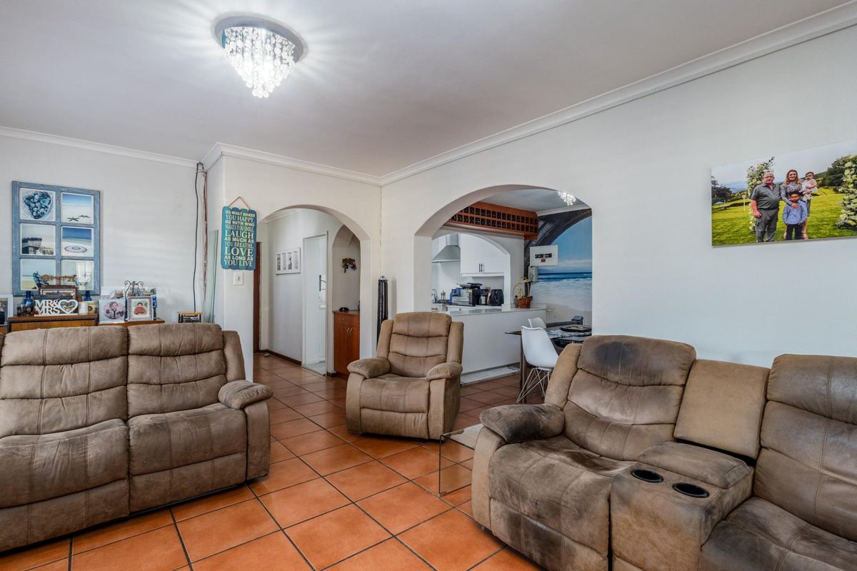 One Of A kind Duplex in gated complex - Photo 2