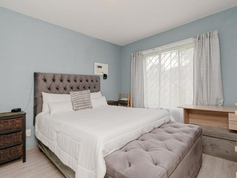 Modern 1-Bedroom Ground Floor Apartment for Sale in Ruimsig Palms, Willowbrook - Photo 10