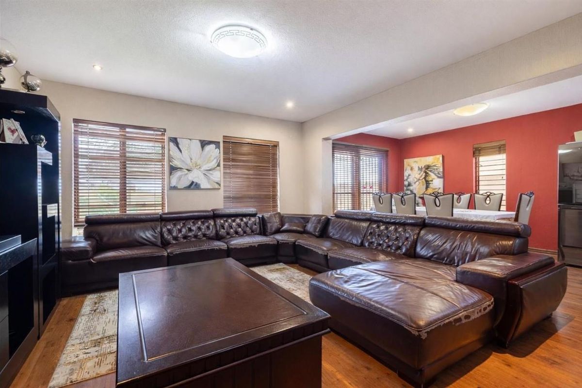 3 bedroom townhouse to rent in Carlswarld - Photo 2