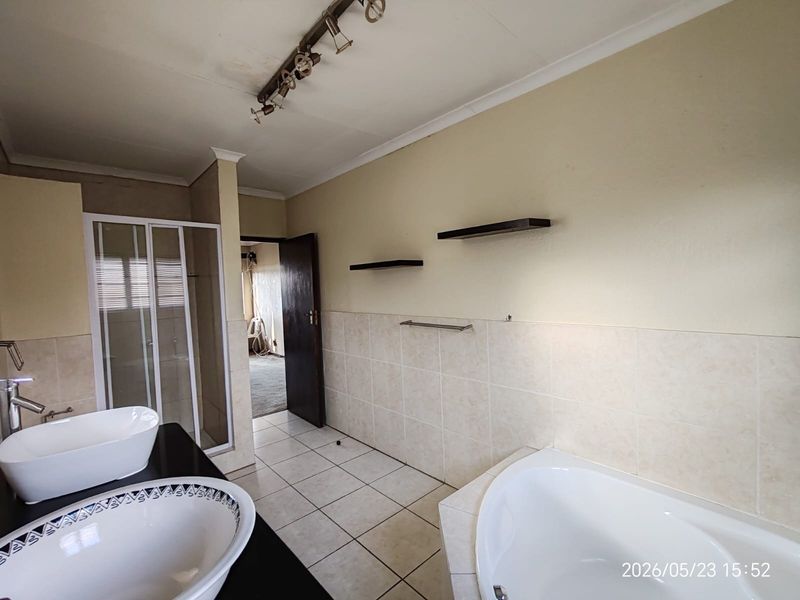 3 bedroom townhouse to rent in Carlswarld - Photo 9