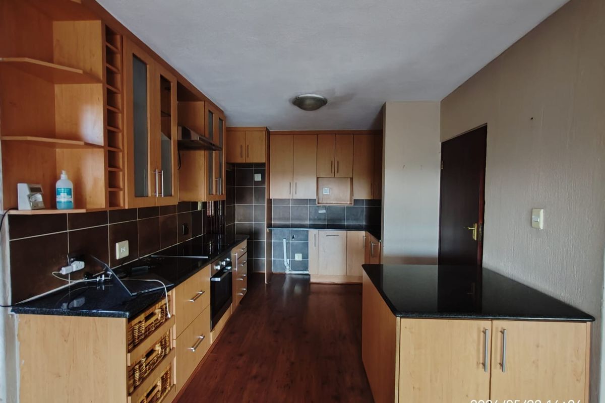 3 bedroom townhouse to rent in Carlswarld - Photo 3