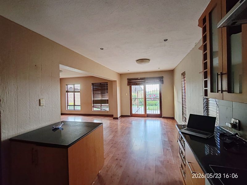 3 bedroom townhouse to rent in Carlswarld - Photo 5