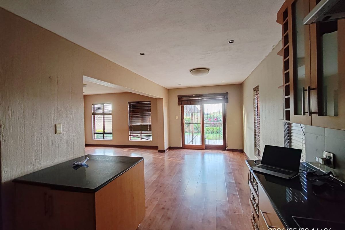3 bedroom townhouse to rent in Carlswarld - Photo 5
