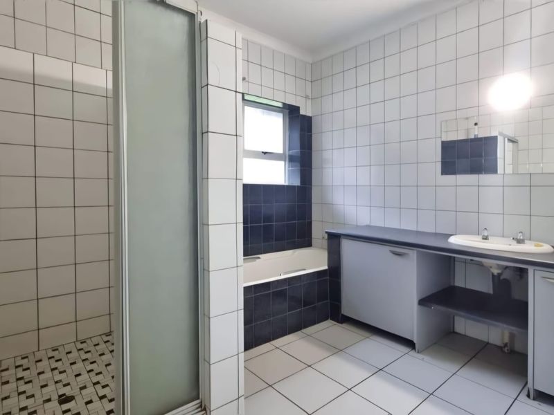 5 Bedroom House for Sale in Fairland - Photo 3