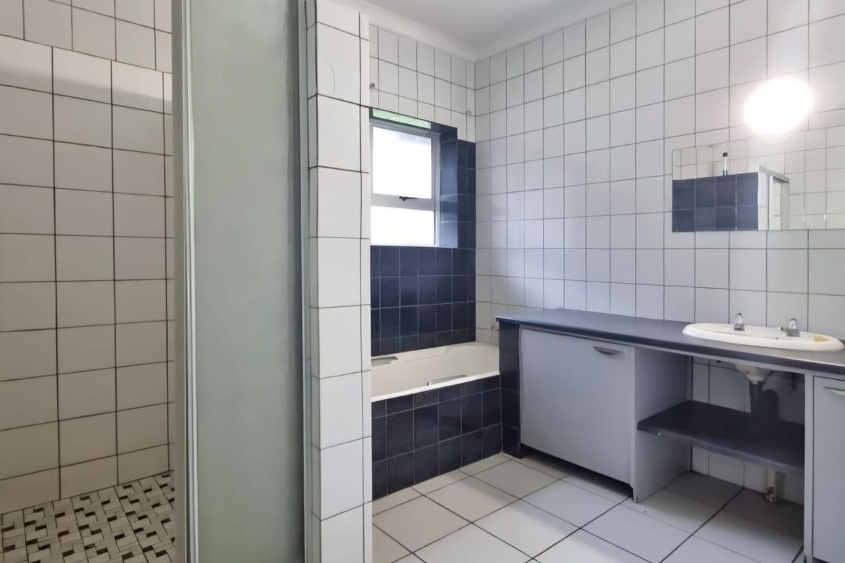 5 Bedroom House for Sale in Fairland - Photo 3