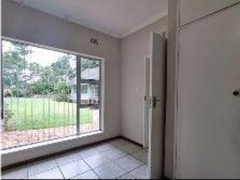 5 Bedroom House for Sale in Fairland - Photo 9