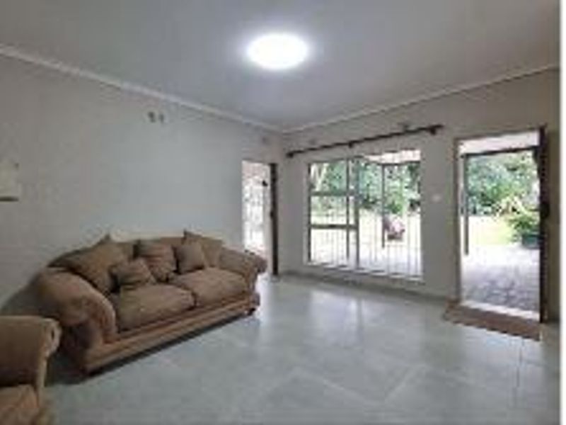 5 Bedroom House for Sale in Fairland - Photo 8
