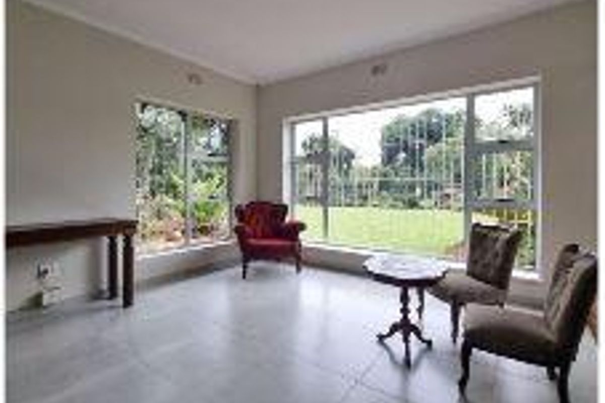 5 Bedroom House for Sale in Fairland - Photo 4