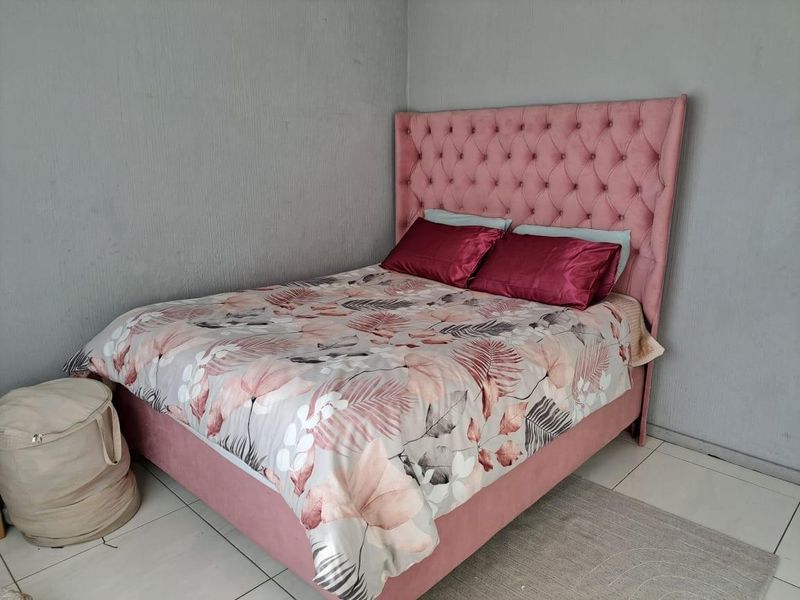 2 Bedroom Apartment For Sale in Wilgeheuwel, Roodepoort - Photo 8