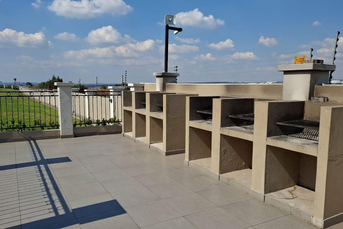 Apartment To Rent in Blue Hills, Midrand - Photo 3