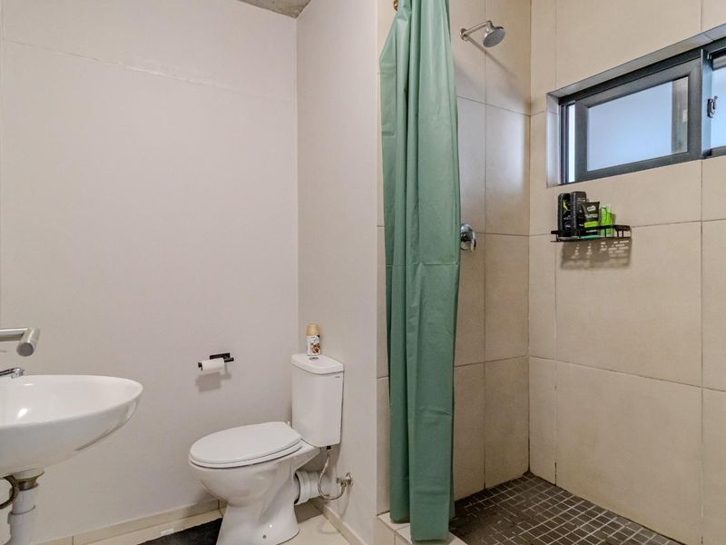 One Bedroom Apartment For Sale in Pinelands, Cape Town - Photo 6