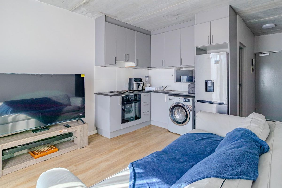 One Bedroom Apartment For Sale in Pinelands, Cape Town - Photo 4