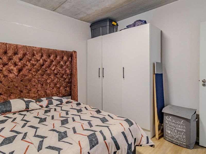 One Bedroom Apartment For Sale in Pinelands, Cape Town - Photo 8