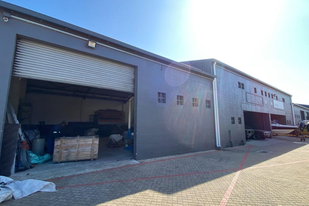 420m2 Warehouse To Let in Epping Industrial with Exclusive Yard Space - Photo 2