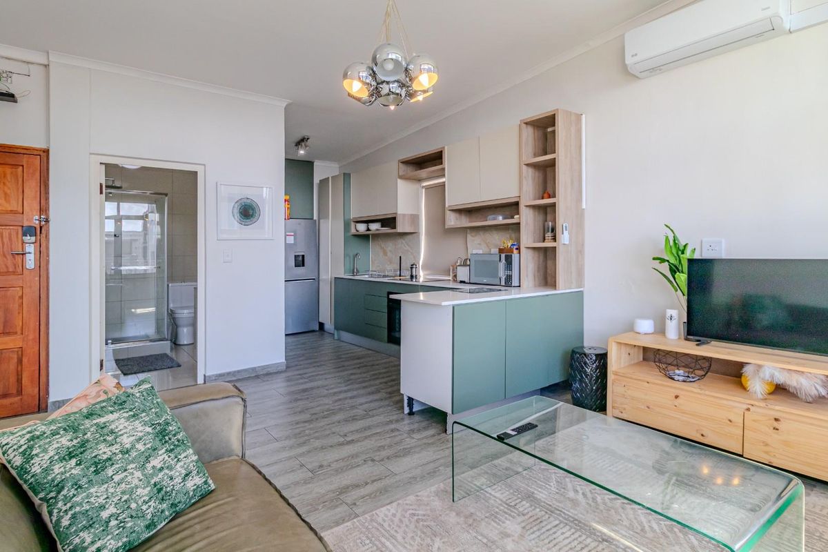 Apartment To Rent in Cape Town City Centre, Cape Town - Photo 2
