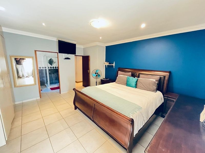 3 Bedroom House For Sale in Heatherview, Akasia - Photo 9