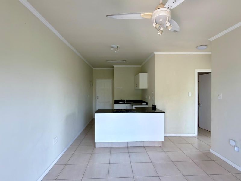 Top-Floor Corner Penthouse - Photo 8