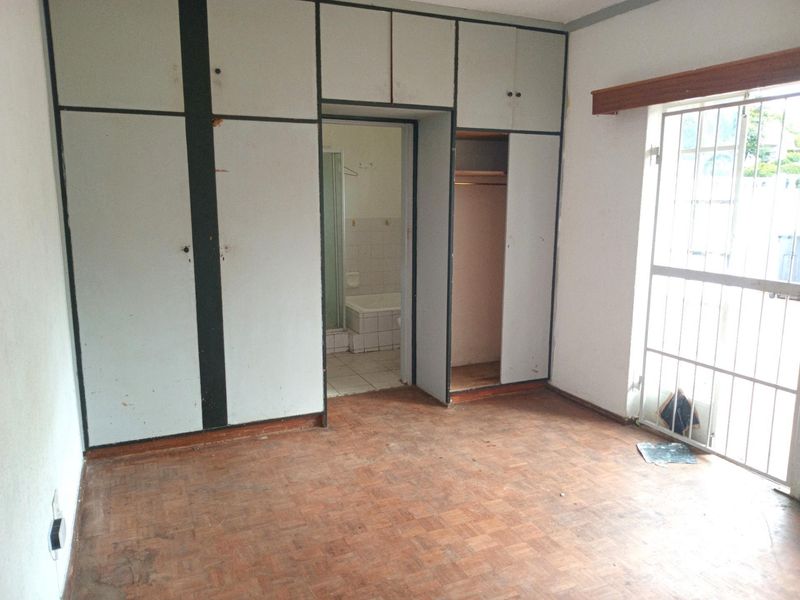 Going Going Gone!! Fixer -upper dream... - Photo 9