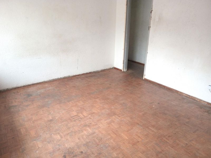 Going Going Gone!! Fixer -upper dream... - Photo 8