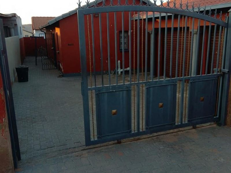 3 bedroom House For Sale in Mahube Valley Pretoria Gauteng - Photo 6