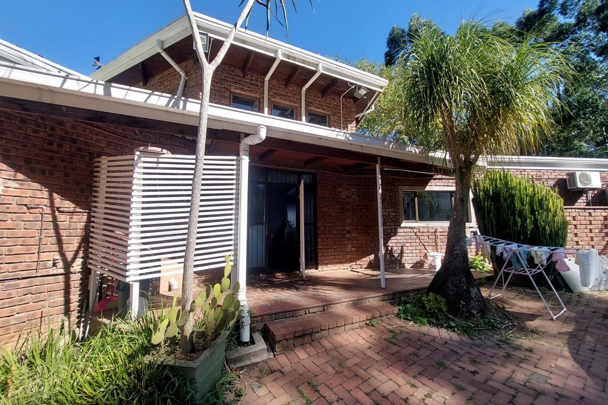 immaculate 3 bed 2 bath House To Rent in Clarendon - Photo 2