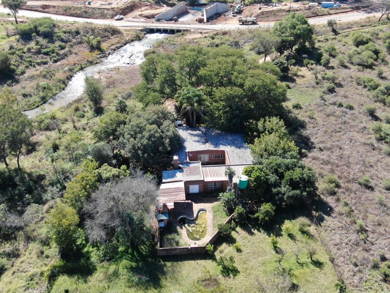 Riverside Smallholding with 4 bedroom house and Stores for Sale Bela Bela Limpopo - Photo 1
