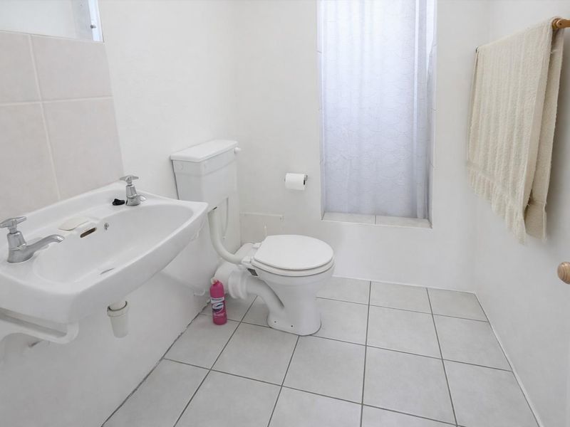 House To Rent in Mosel, Uitenhage - Photo 10