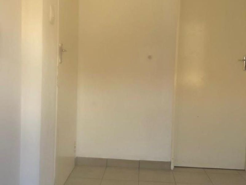 Move-In Ready Two Bedroom Townhouse - Photo 5