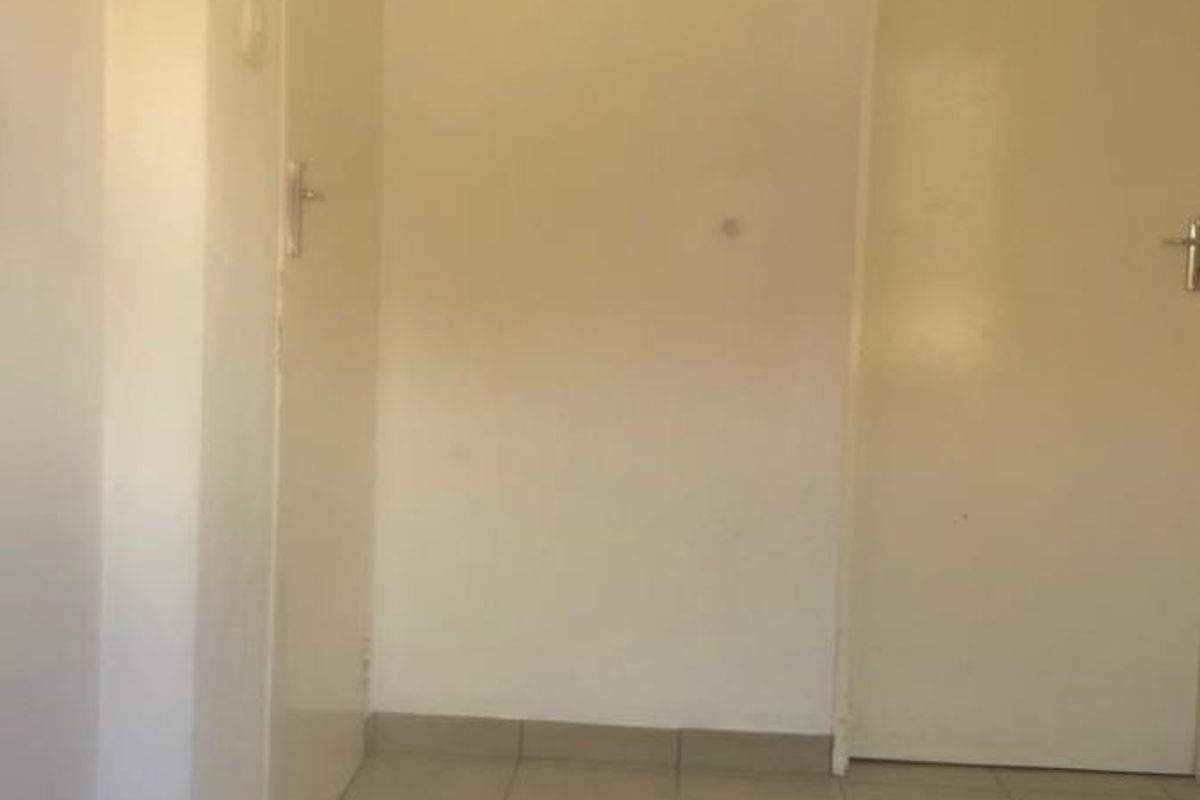 Move-In Ready Two Bedroom Townhouse - Photo 5