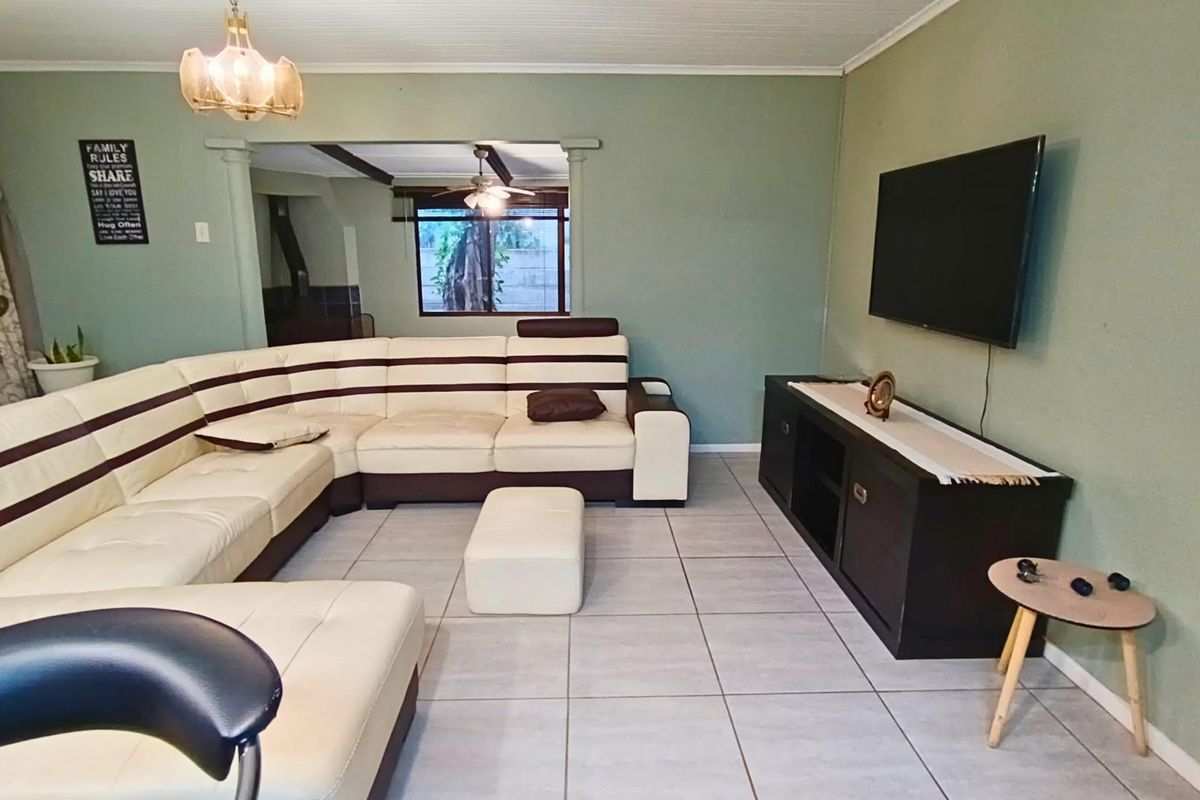 Spacious and Secure Family Home in Gonubie - Photo 5