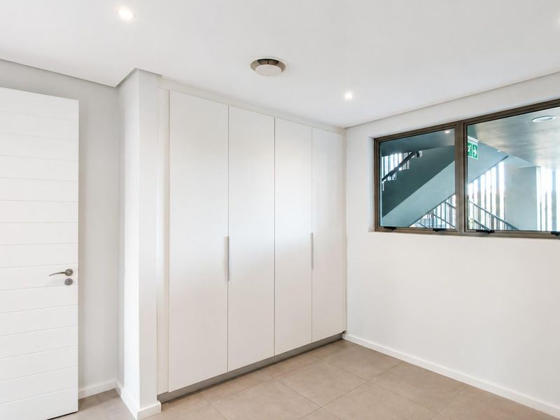 Available Immediately! UNFURNISHED 2 Bed 2 Baths Apartment to Let in Sibaya Precinct - Photo 7