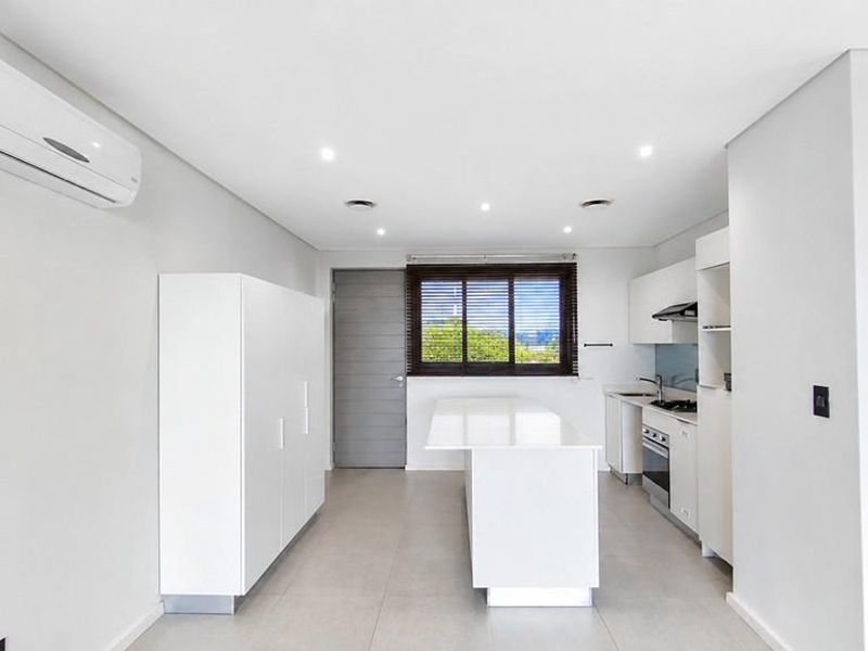 Available Immediately! UNFURNISHED 2 Bed 2 Baths Apartment to Let in Sibaya Precinct - Photo 5