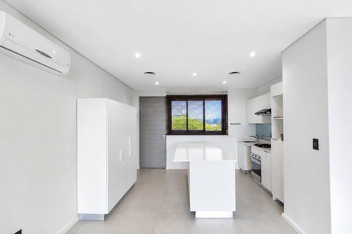 Available Immediately! UNFURNISHED 2 Bed 2 Baths Apartment to Let in Sibaya Precinct - Photo 5