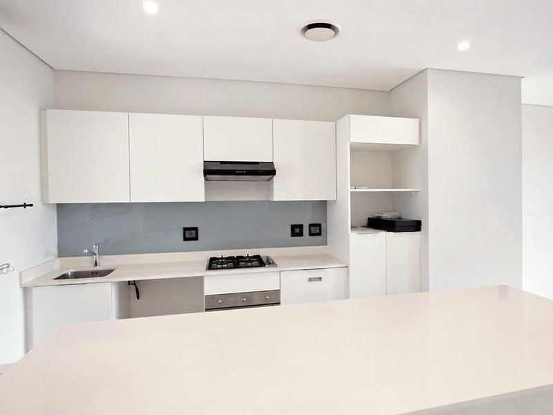 Available Immediately! UNFURNISHED 2 Bed 2 Baths Apartment to Let in Sibaya Precinct - Photo 3