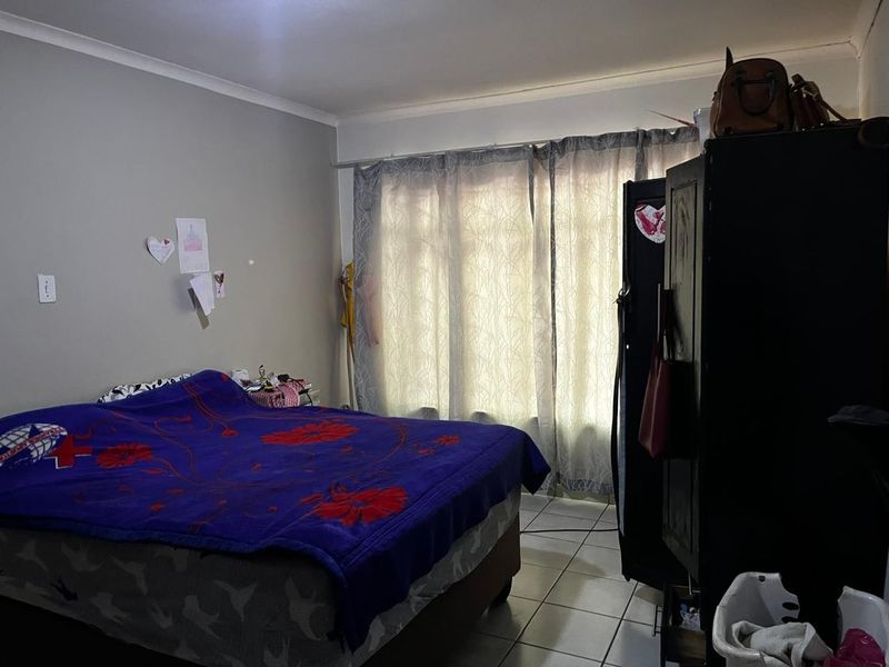 Spacious 2-Bedroom Apartment with Private Courtyard in Delmas - Photo 10