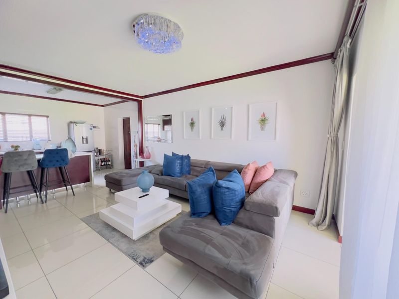 2 Bedroom Apartment For Sale in Summerset, Midrand - Photo 2