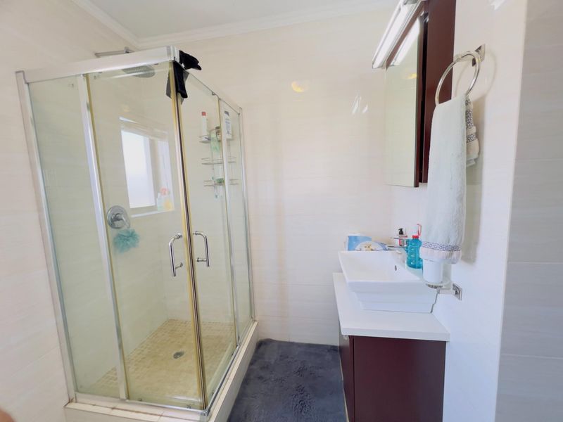 2 Bedroom Apartment For Sale in Summerset, Midrand - Photo 9