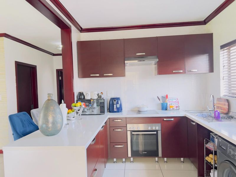 2 Bedroom Apartment For Sale in Summerset, Midrand - Photo 3