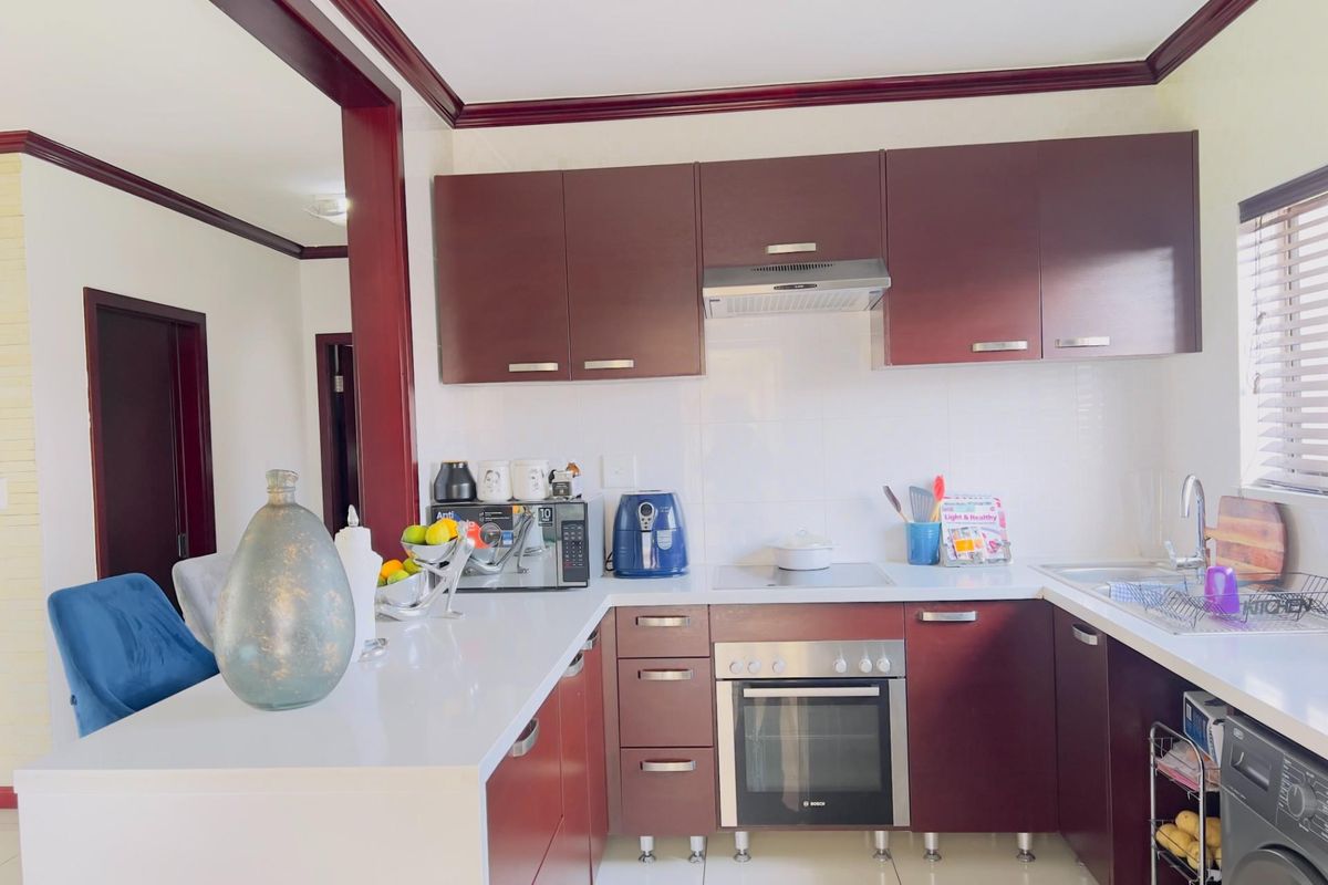2 Bedroom Apartment For Sale in Summerset, Midrand - Photo 3