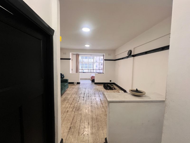 Studio Apartment To Rent in Durban Central, Durban, KwaZulu-Natal - Photo 2