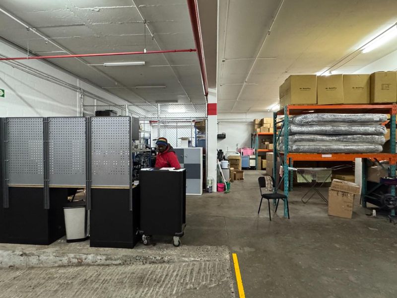 850m2 Industrial Property To Let in Paarden Eiland, Cape Town - Photo 9